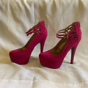 New! Charlotte Russe Magenta pumps